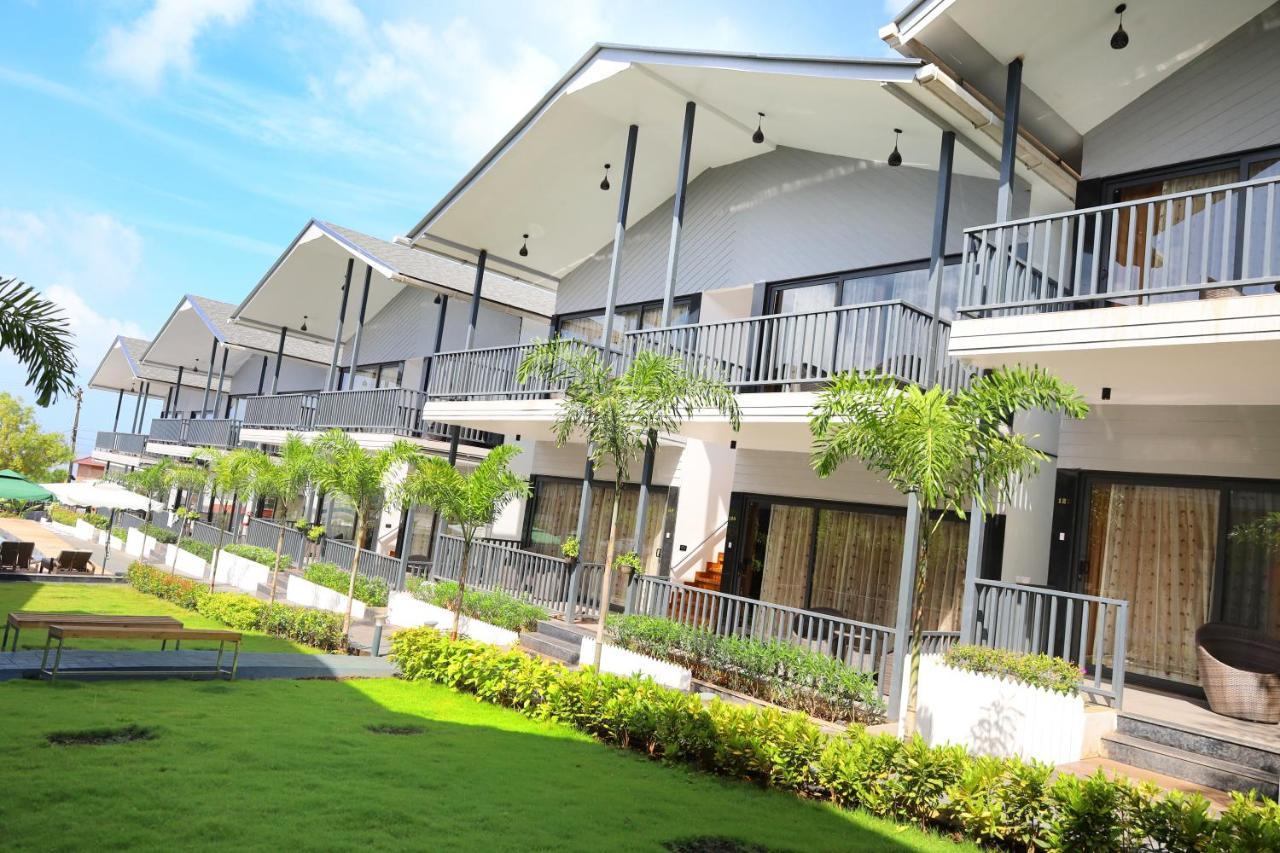 Oralia Resort Ashvem Beach ภายนอก รูปภาพ