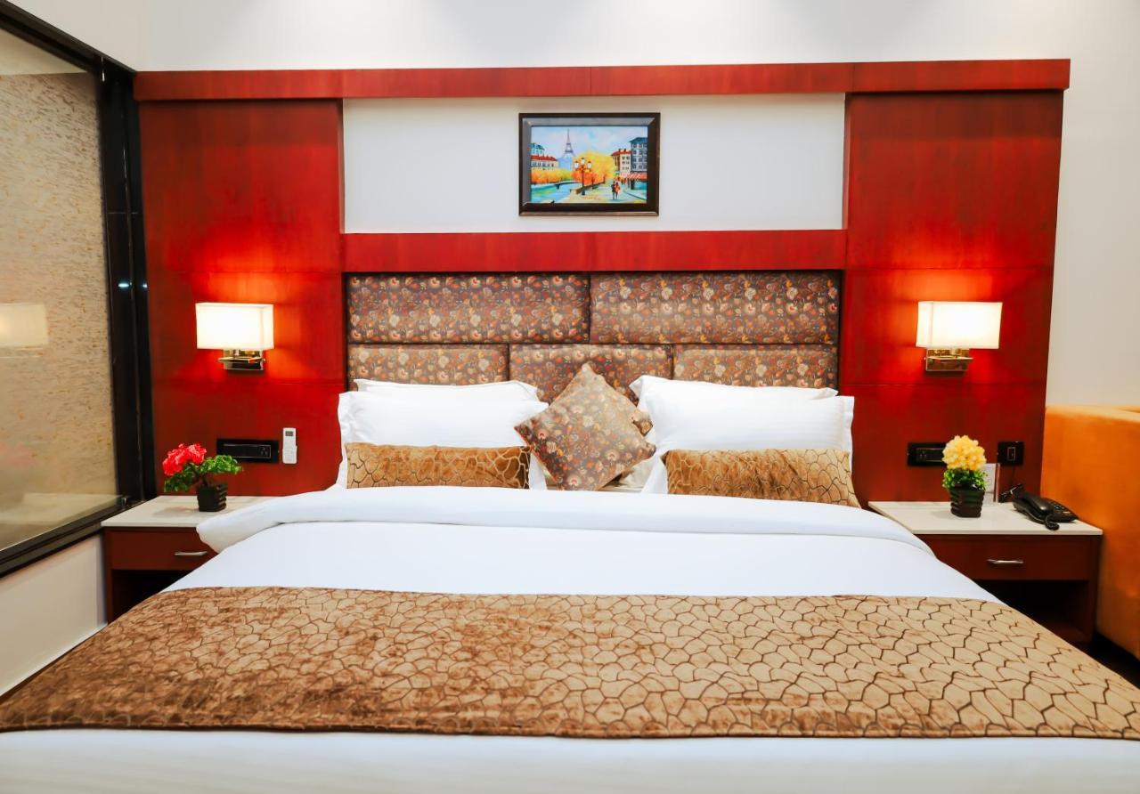 Oralia Resort Ashvem Beach ภายนอก รูปภาพ
