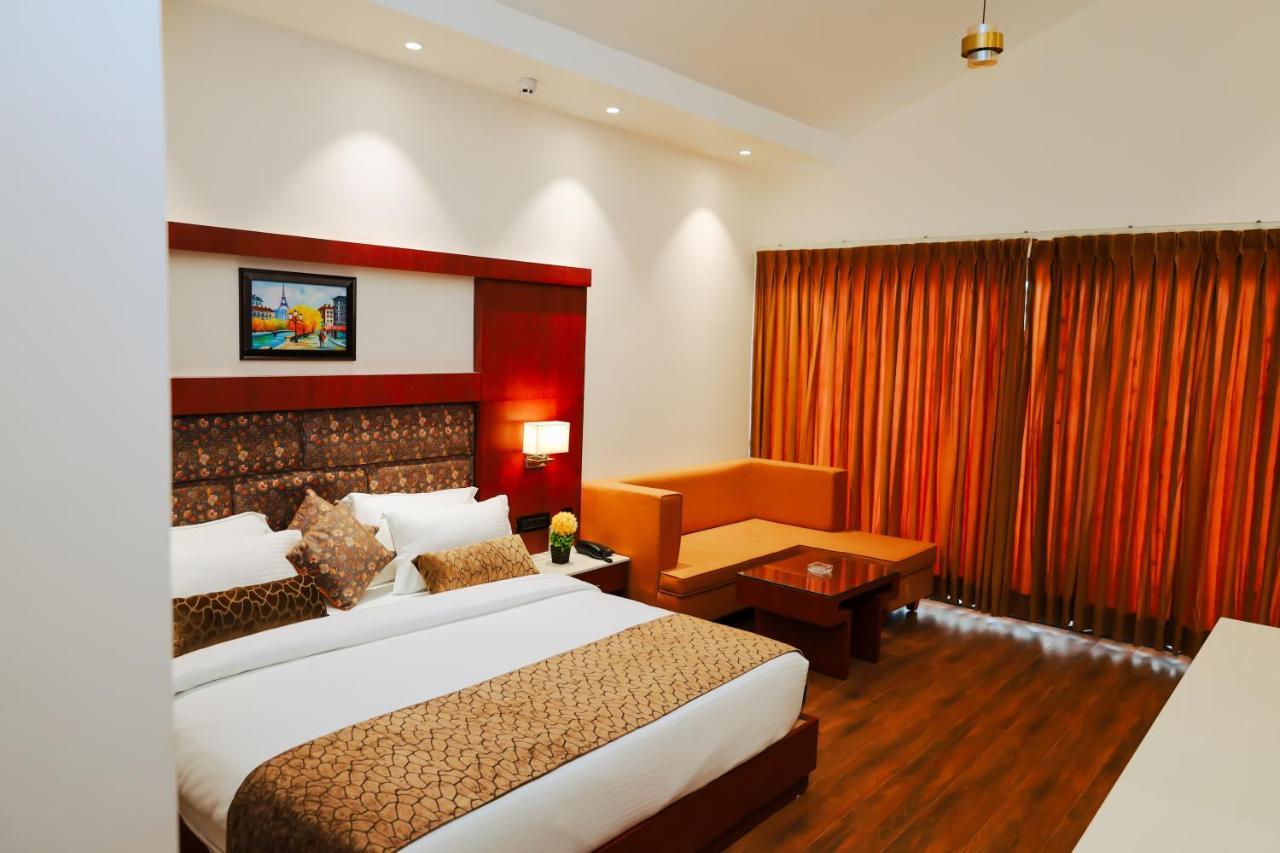 Oralia Resort Ashvem Beach ภายนอก รูปภาพ