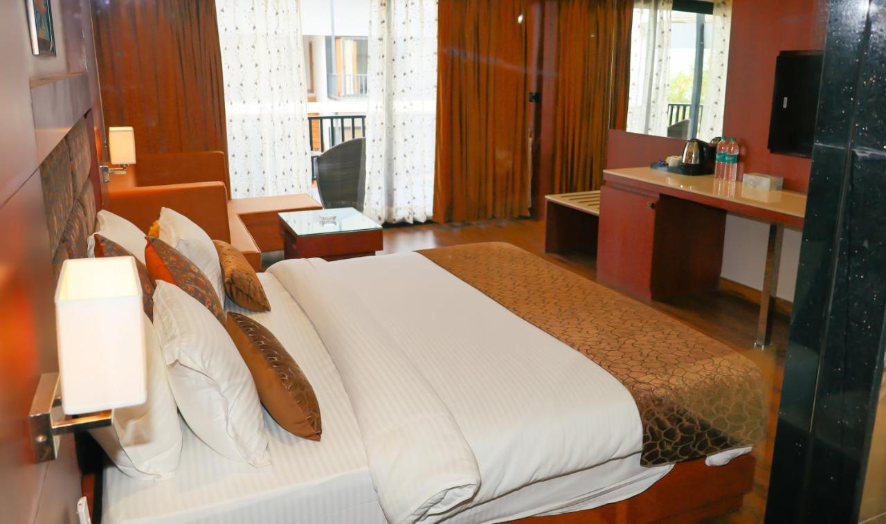 Oralia Resort Ashvem Beach ภายนอก รูปภาพ
