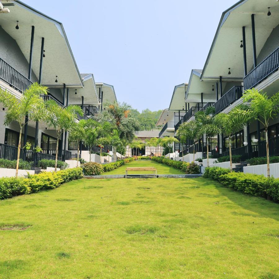 Oralia Resort Ashvem Beach ภายนอก รูปภาพ