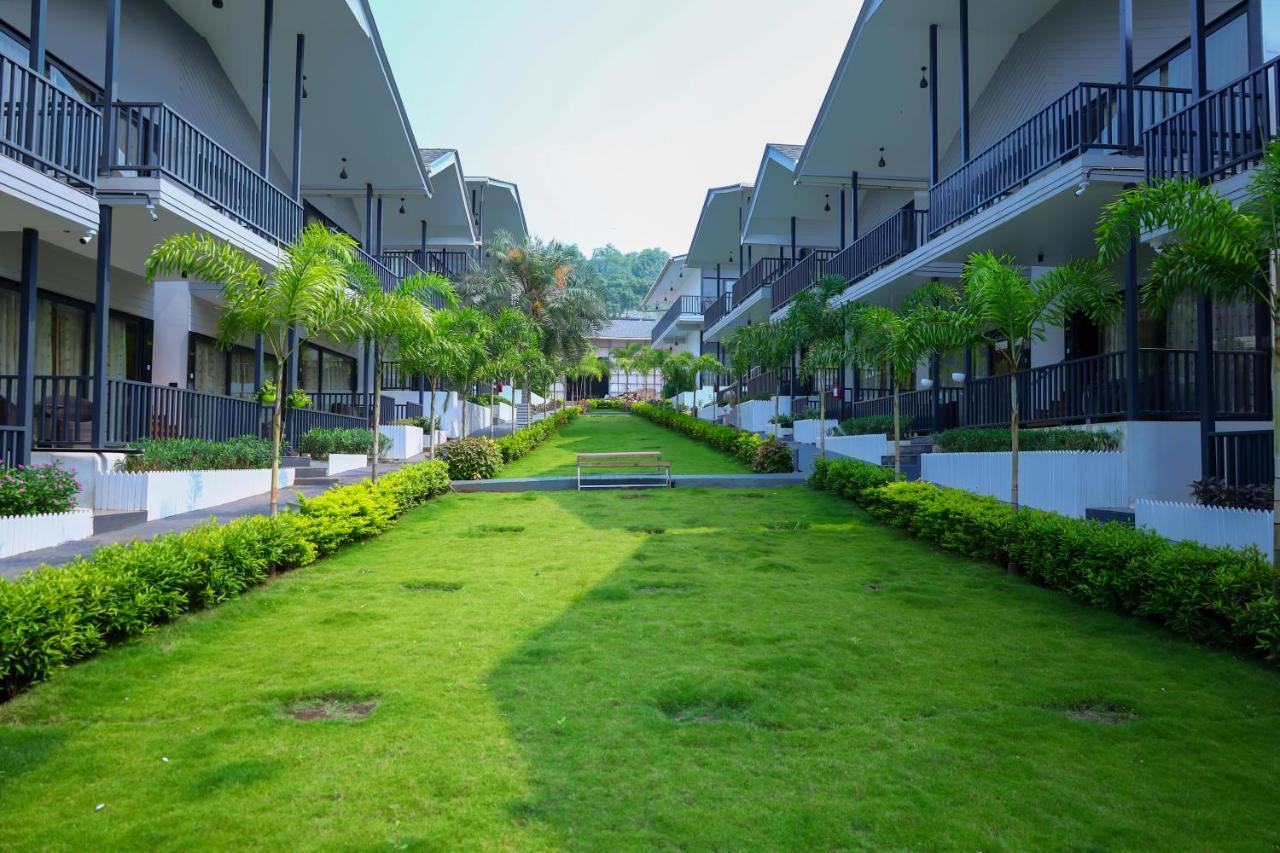 Oralia Resort Ashvem Beach ภายนอก รูปภาพ